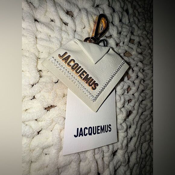 JACQUEMUS Beige and Gold Keychain NWT - Picture 1 of 10